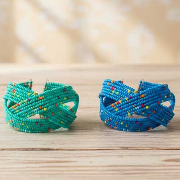 2/$21 Ladies Blue Beaded Bracelet - Picture 3 of 5